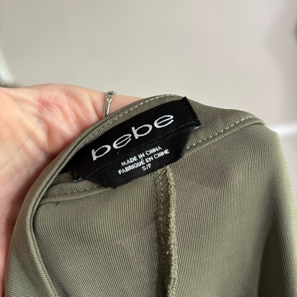 Olive Green Romper Shorts Jumpsuit Size Small 100% Rayon Gold Button Accents - Picture 7 of 9